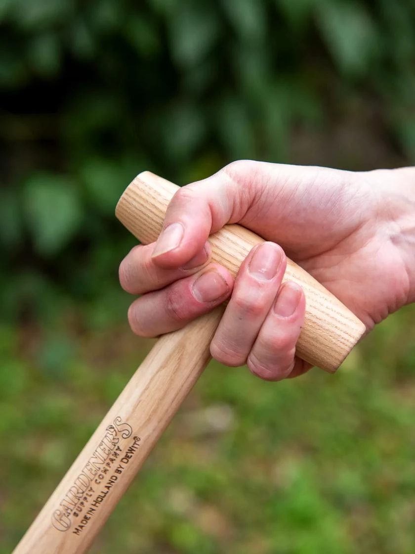 Gardener’s Lifetime Perennial Spade With Short T-Handle - Image 2